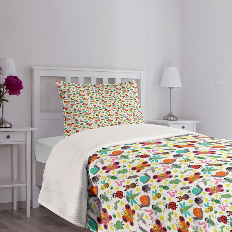 Colorful Summer Insects Bedspread Set