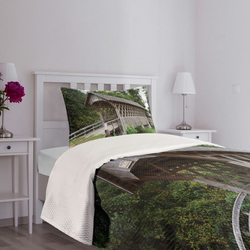 Old Wooden Bridge Print Bedspread Set