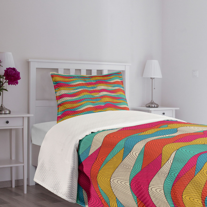 Retro Colorful Wave Design Bedspread Set