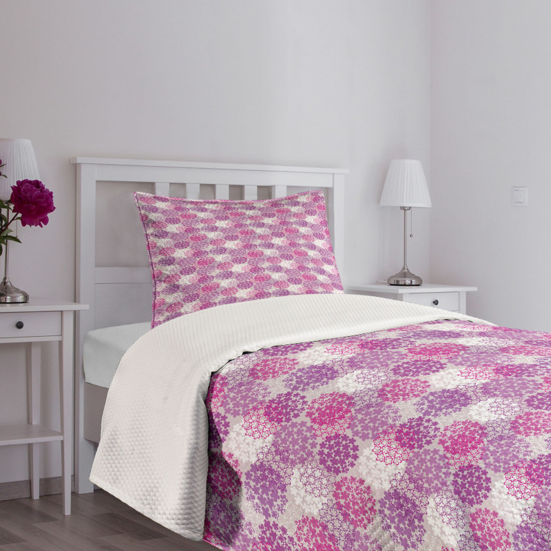 Overlapped Spring Petals Bedspread Set