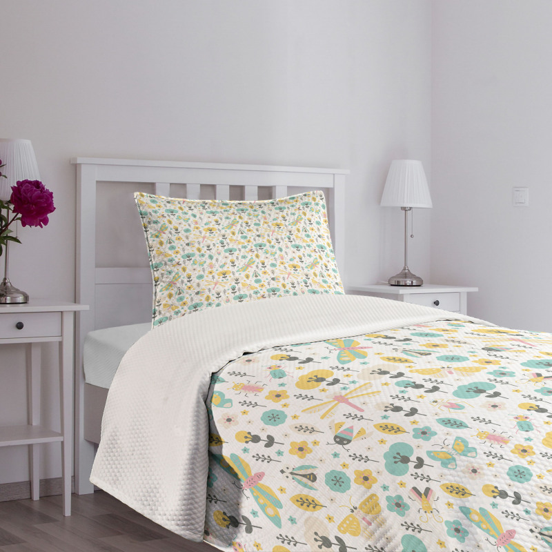 Winged Insects Flowers Bedspread Set