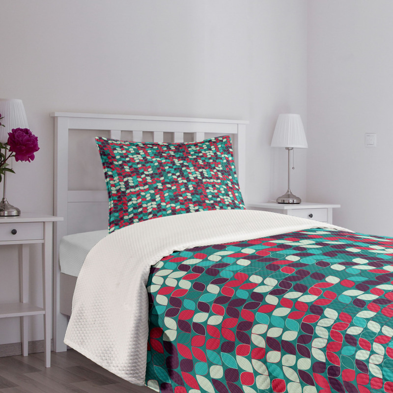 Oval Leaf-like Shapes Bedspread Set