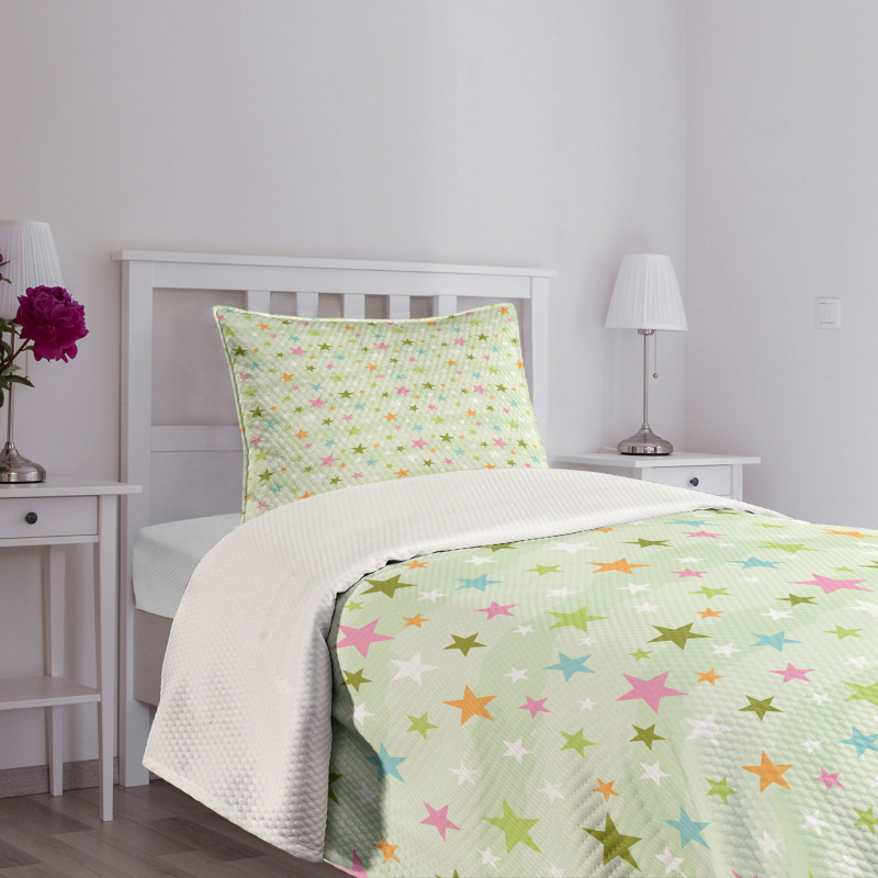 Colorful Stars on Pale Green Bedspread Set