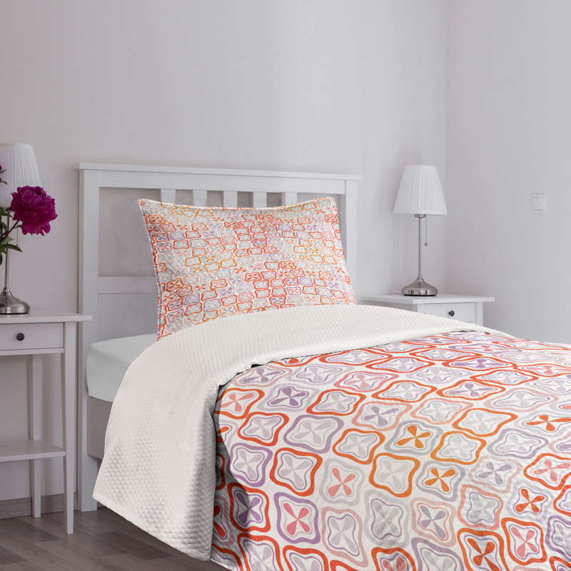 Four-Petal Abstract Flowers Bedspread Set