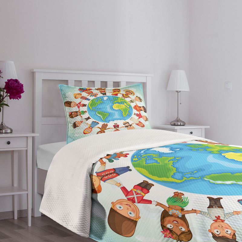 Planet Earth with Children Bedspread Set