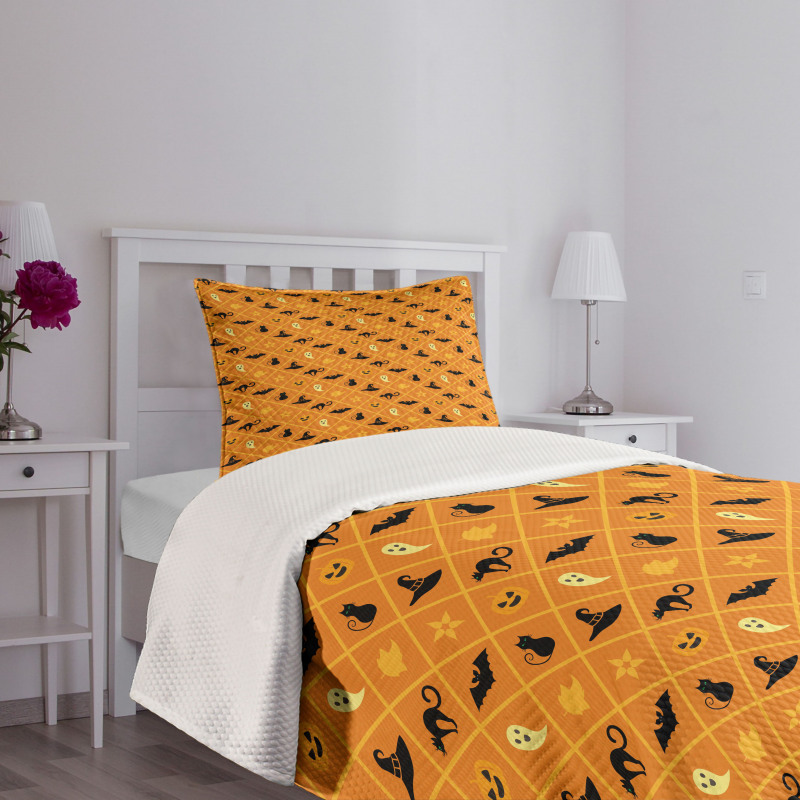 Cat Hat Bat Leaves Pumpkin Bedspread Set
