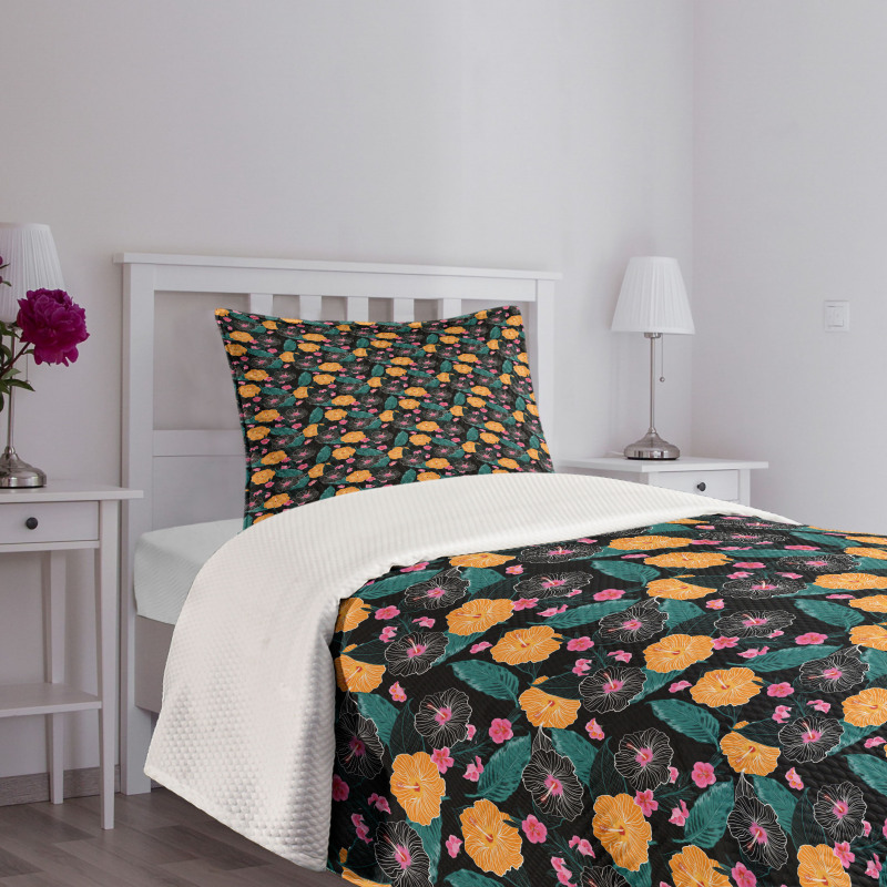 Artwork in Hawaiian Style Bedspread Set