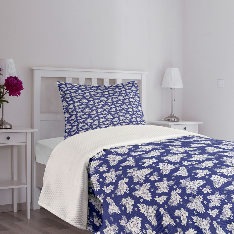 Silhouette of Flower Bedspread Set