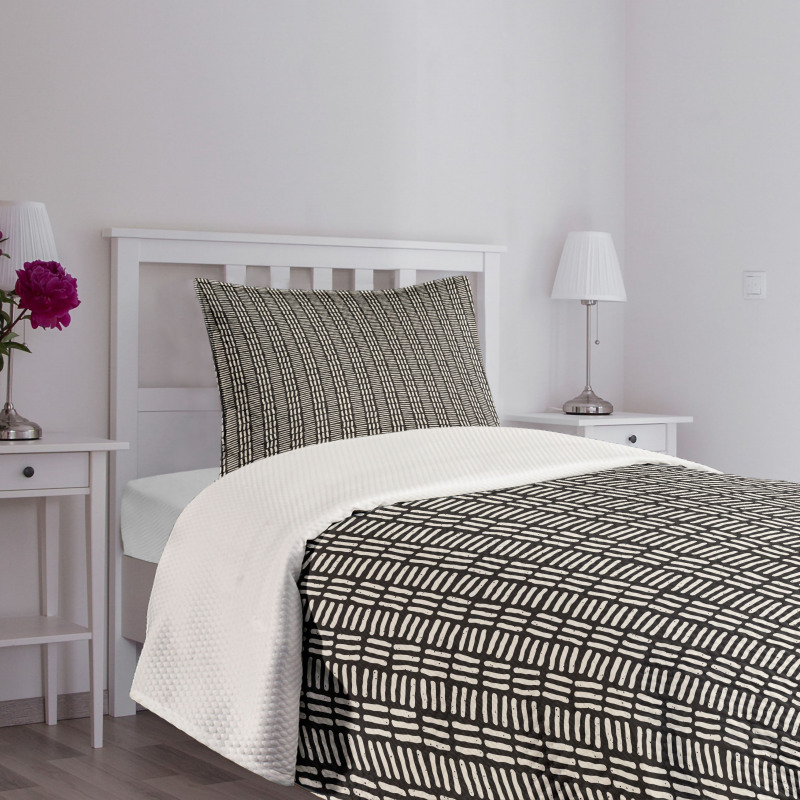 Modern Art Style Stripes Bedspread Set