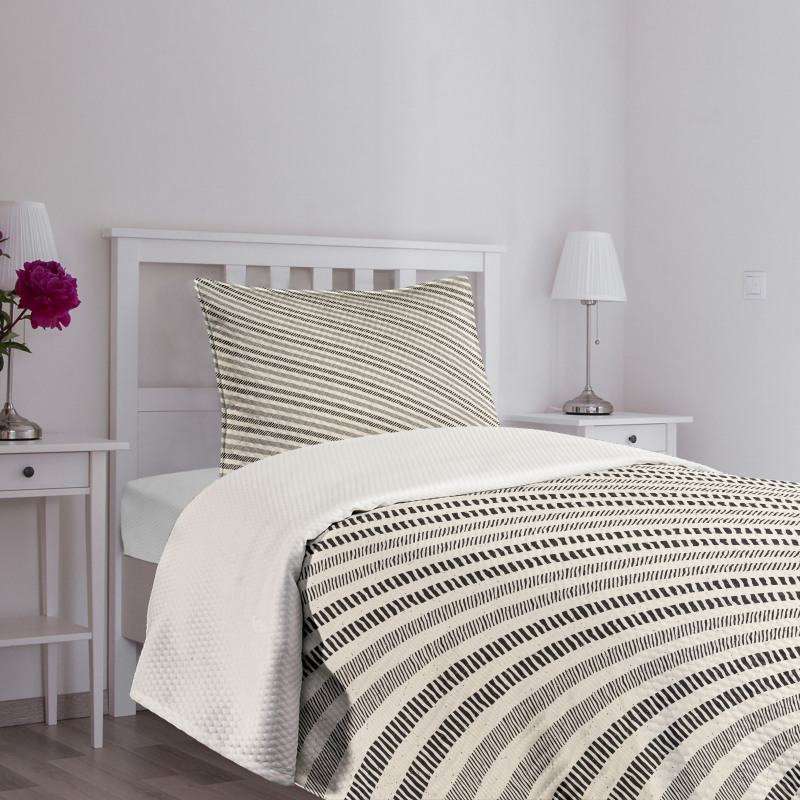 Diagonal Line Composition Bedspread Set