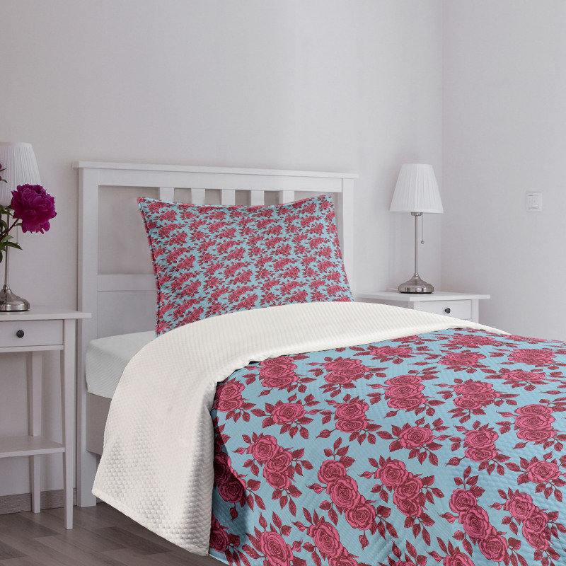 Sketchy Flowers in Pink Shades Bedspread Set
