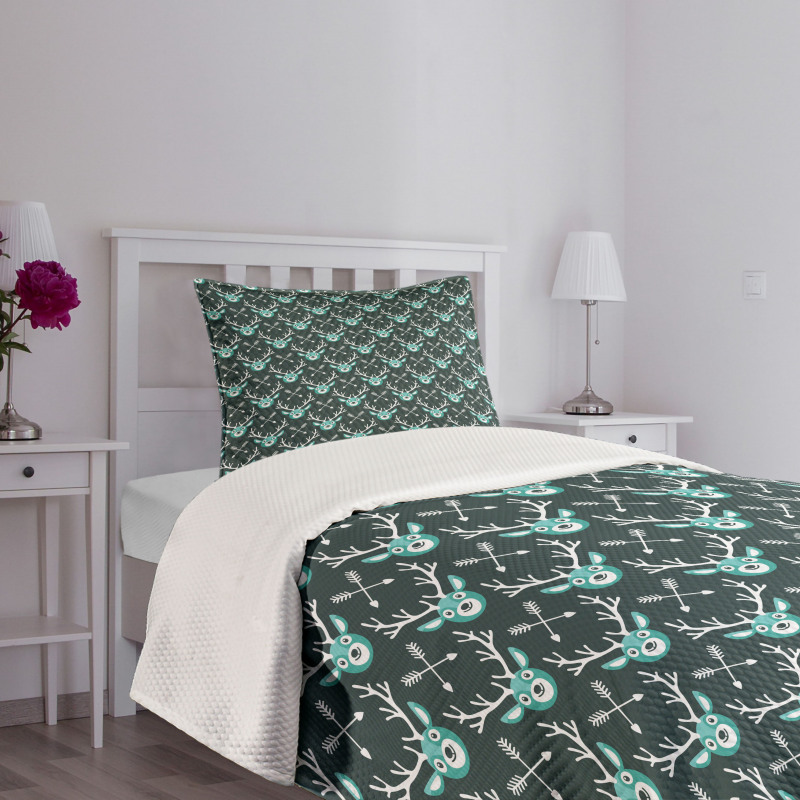 Antlers of Reindeers Arrows Bedspread Set