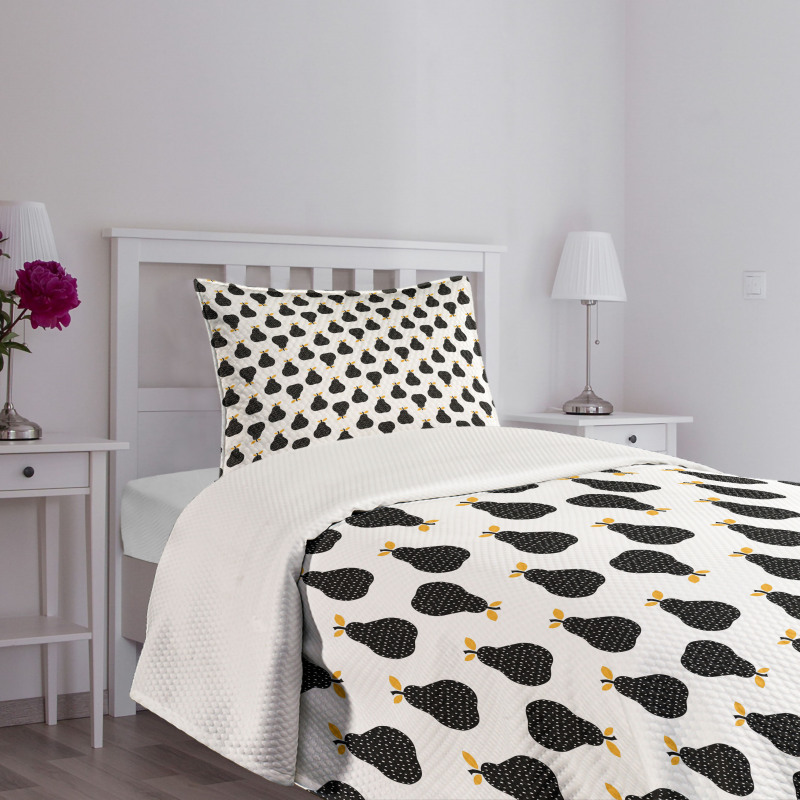 Abstract Silhouette Pattern Bedspread Set