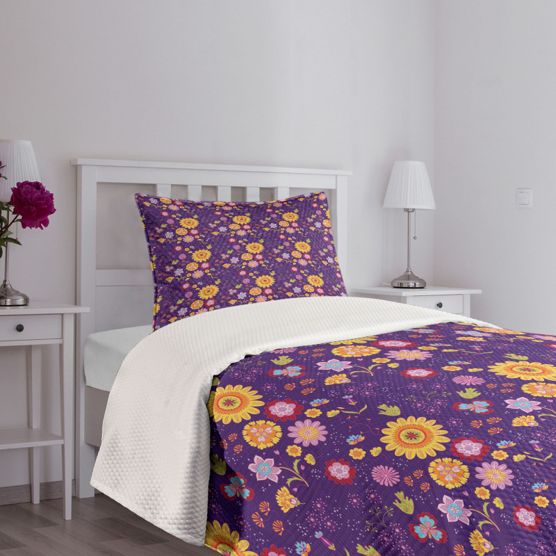 Cartoon Style Flower Blossom Bedspread Set