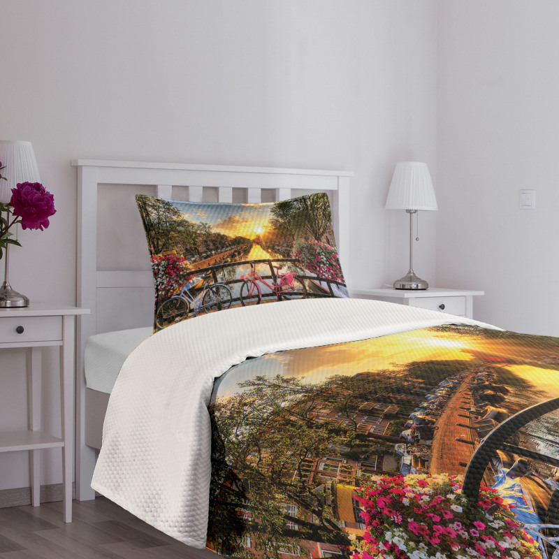 Sunrise over the City Bedspread Set