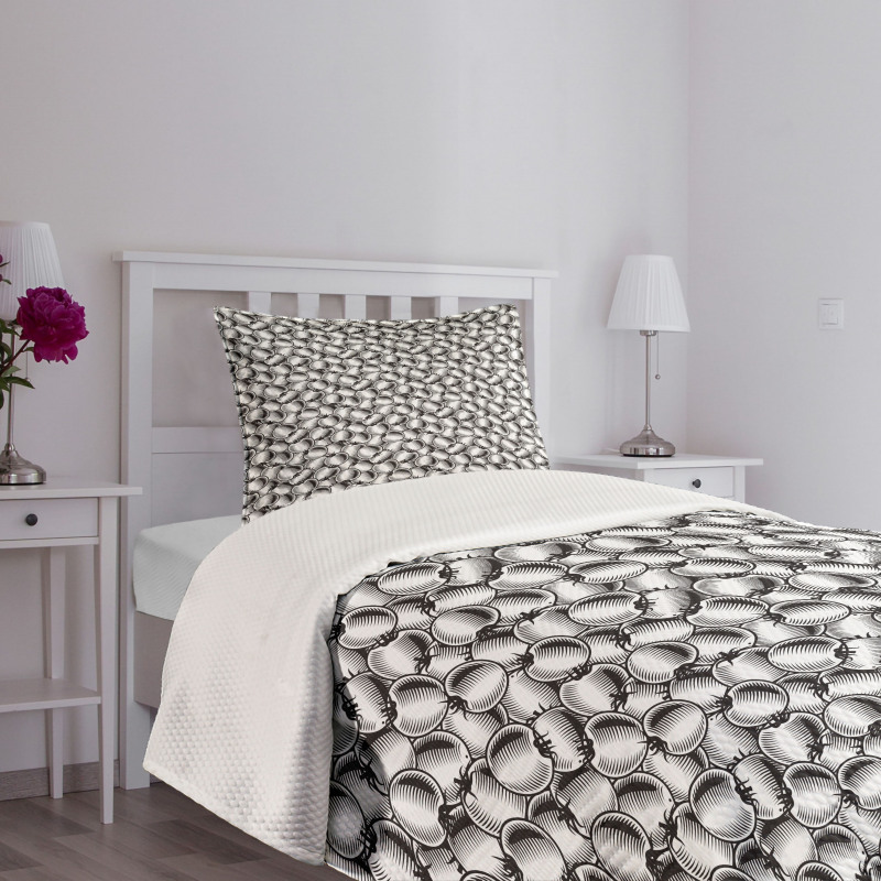 Monochrome Vegetable Pile Bedspread Set