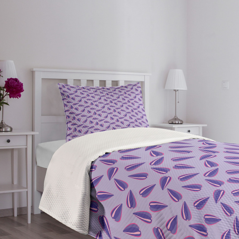 Pattern of Flower Seeds Bedspread Set