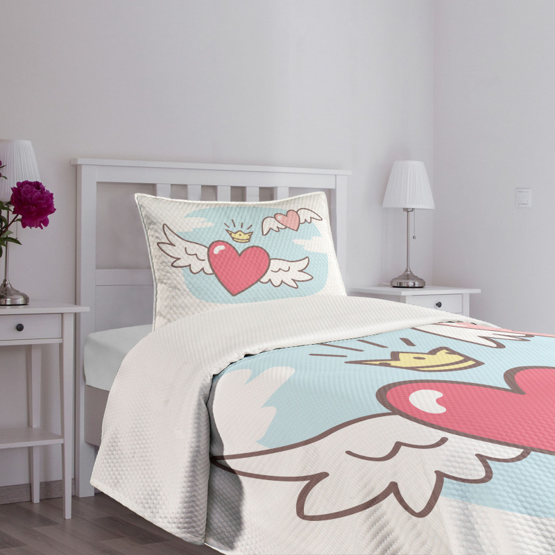 Flying Hearts and Crown Bedspread Set