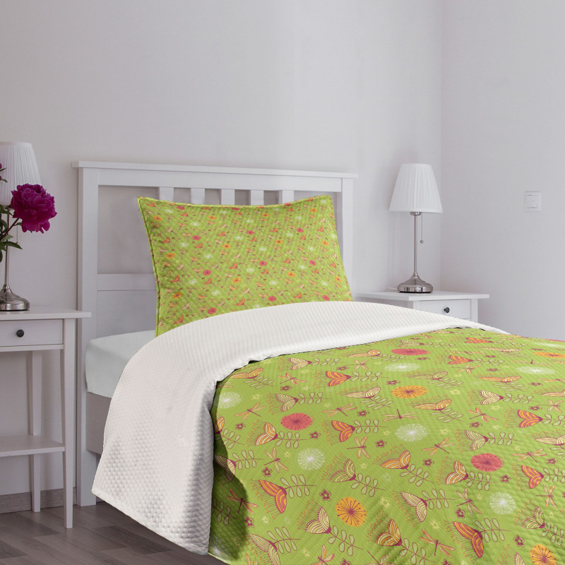 Dragonflies and Flowers Bedspread Set