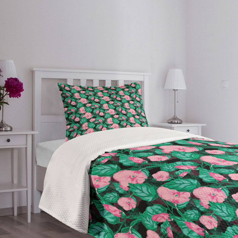 Arrangement of Foliage Bedspread Set