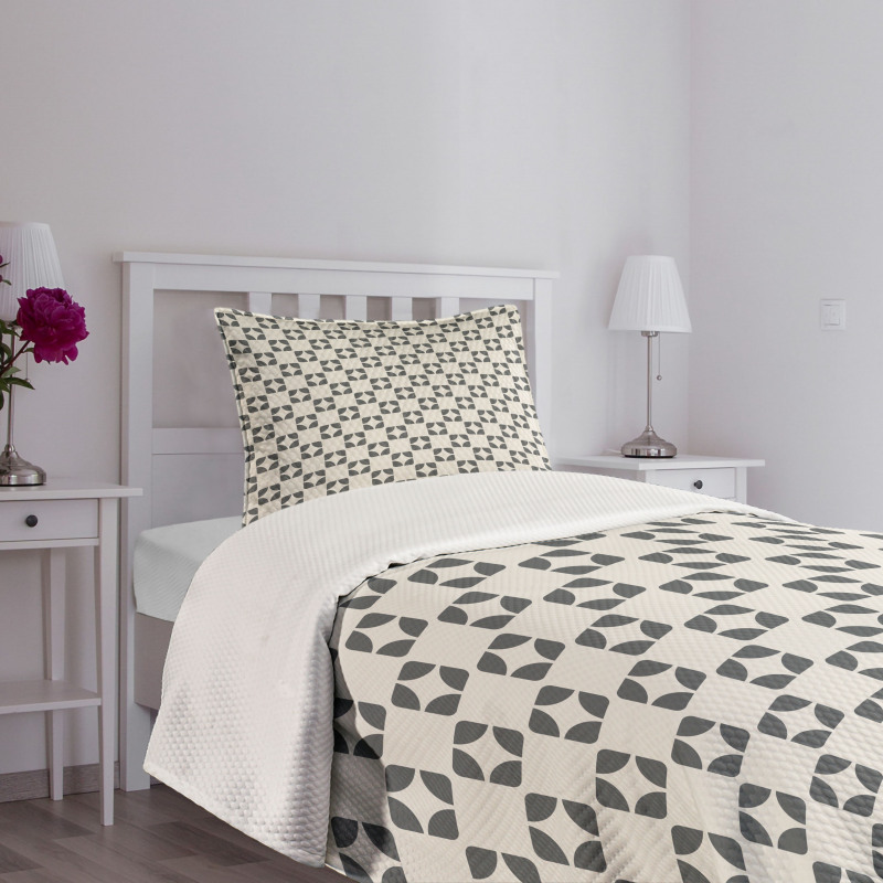 Retro Repeating Shapes Bedspread Set