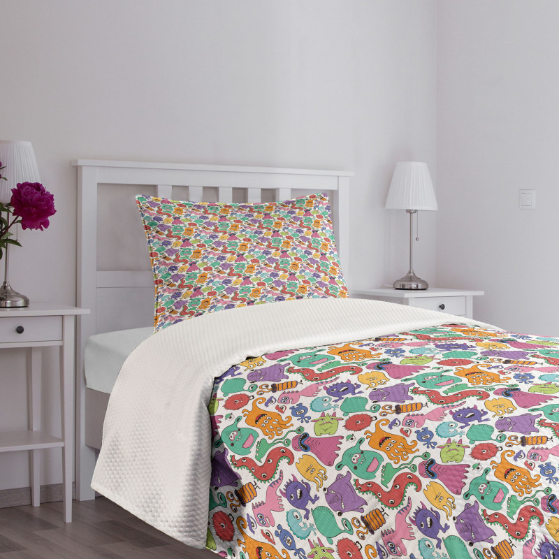 Abstract Hairy Monsters Bedspread Set
