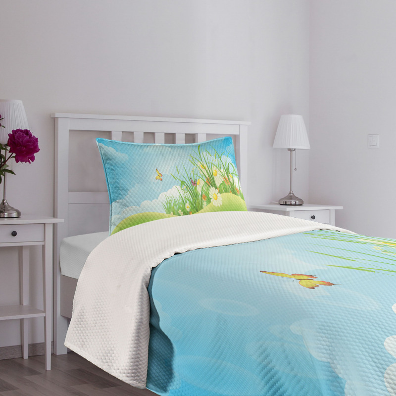 Spring Meadow Hills Cartoon Bedspread Set