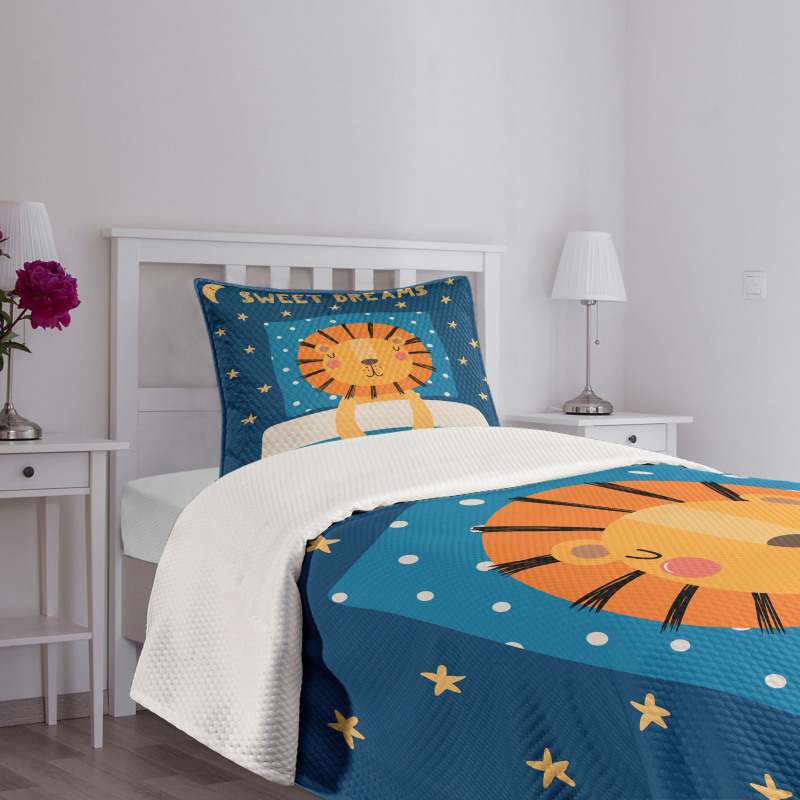 Sleeping Sketched Lion King Bedspread Set