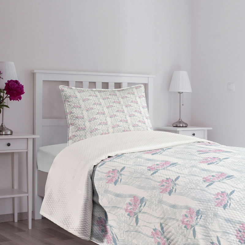 Pinky Alstroemeria Flowers Bedspread Set
