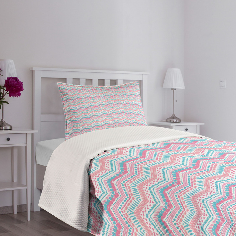 Brush Stroked Zigzags Bedspread Set