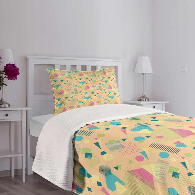 Memphis Style Triangle Lines Bedspread Set