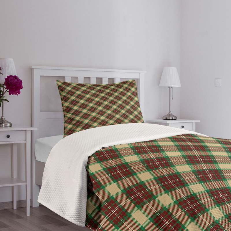 Diagonal Squares Classical Bedspread Set