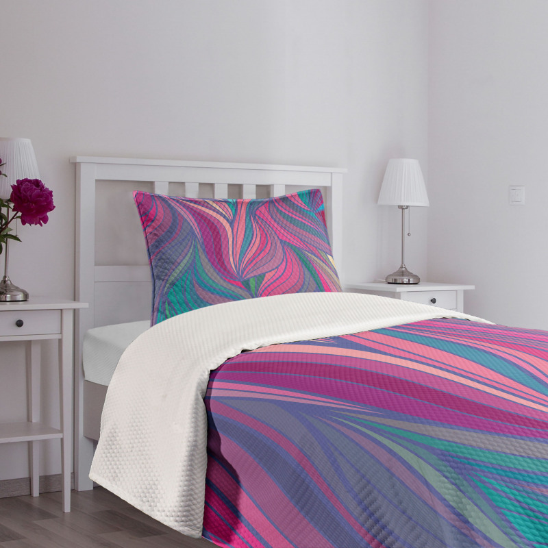 Curved Stripe Pattern Wavy Bedspread Set