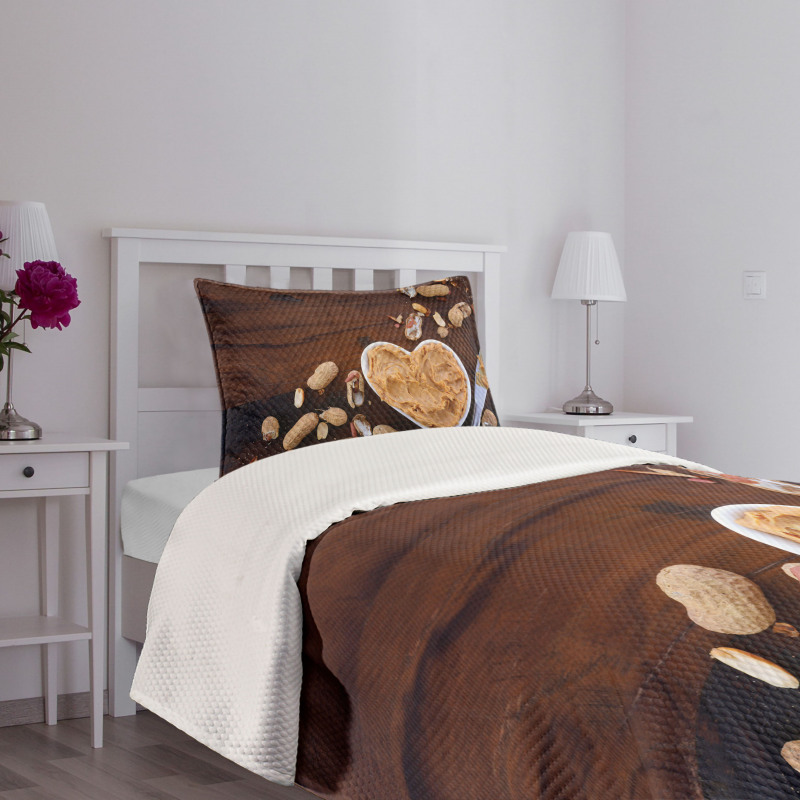 Wooden Vintage Table Bedspread Set