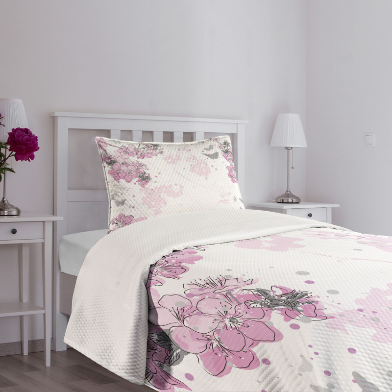 Spring Motif Outline Bedspread Set