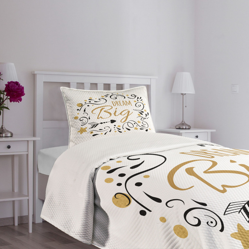 Swirls with Arrows and Dots Bedspread Set