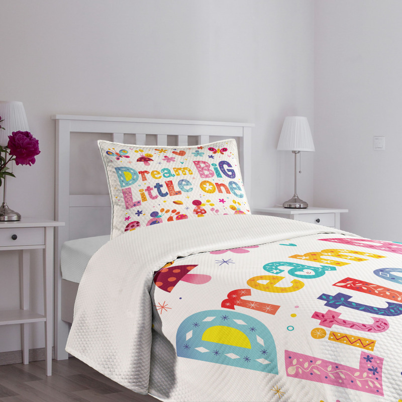 Little Words Composition Bedspread Set