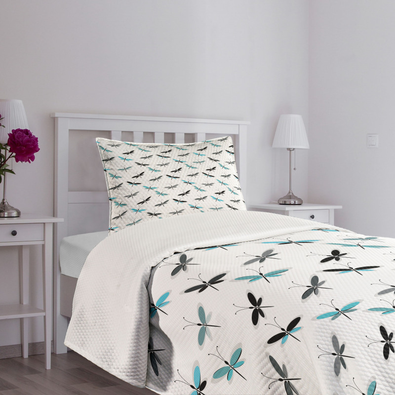 Simplistic Abstract Wings Bedspread Set