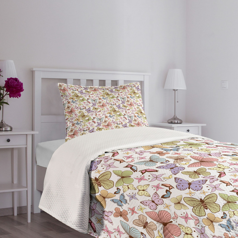 Doodle Motley Butterflies Bedspread Set