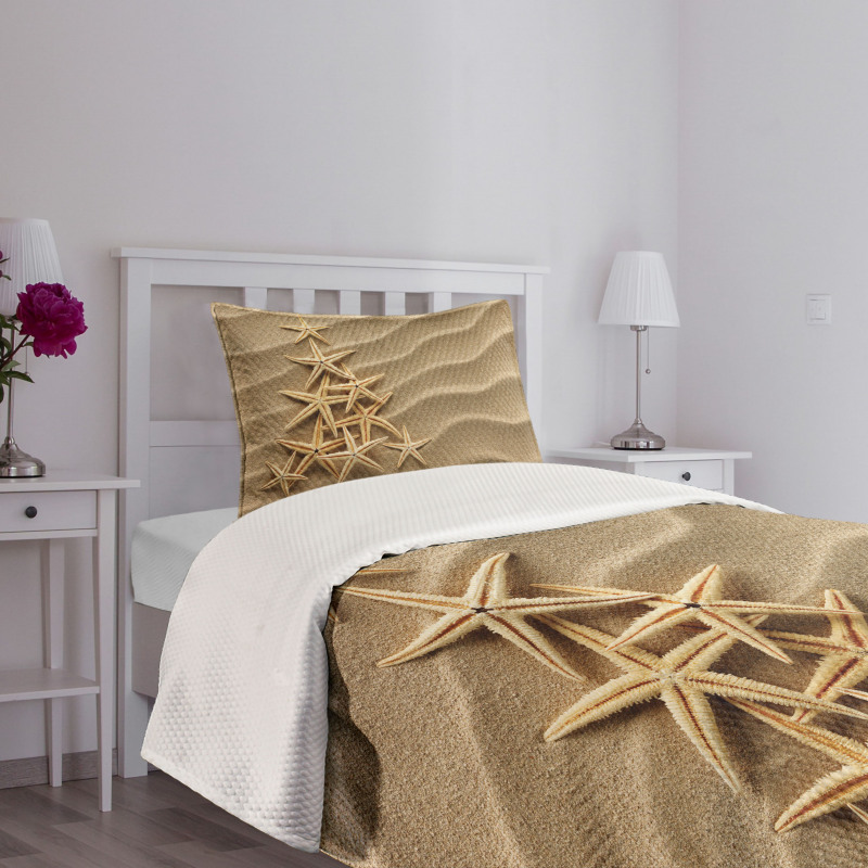 Triangular Shaped Starfish Bedspread Set