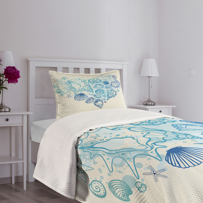 Coastal Design Grunge Heart Bedspread Set