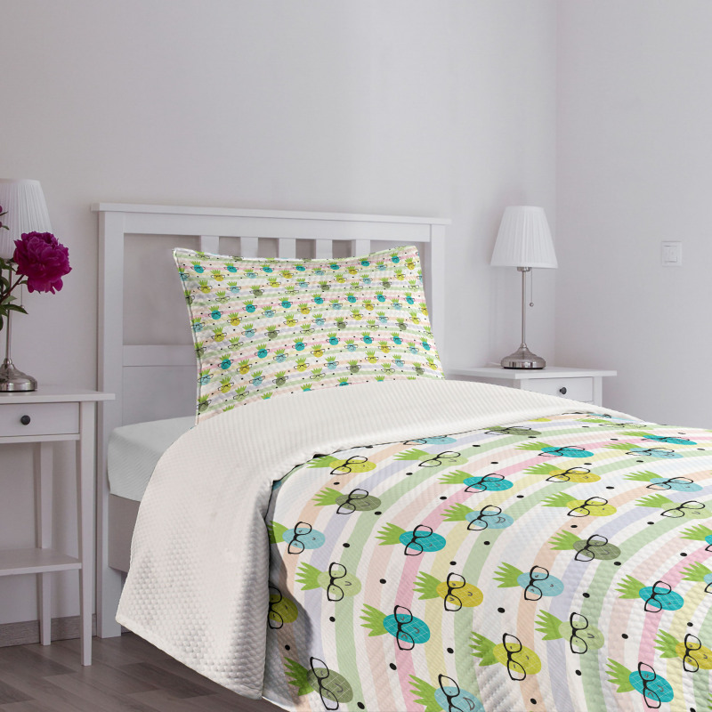 Funny Pineapple Glasses Bedspread Set