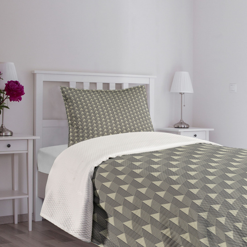 Abstract Triangles Bedspread Set