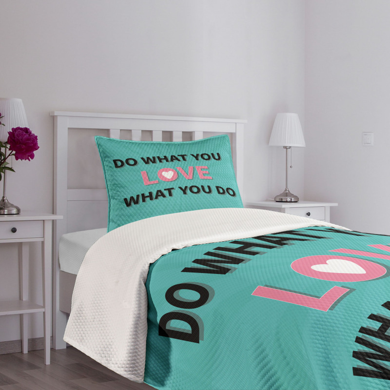 Starburst Lines with Phrase Bedspread Set