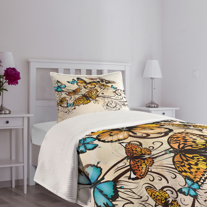 Monarch Vintage Damask Bedspread Set