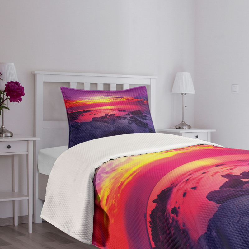 Sunset over Sea Cloudy Bedspread Set