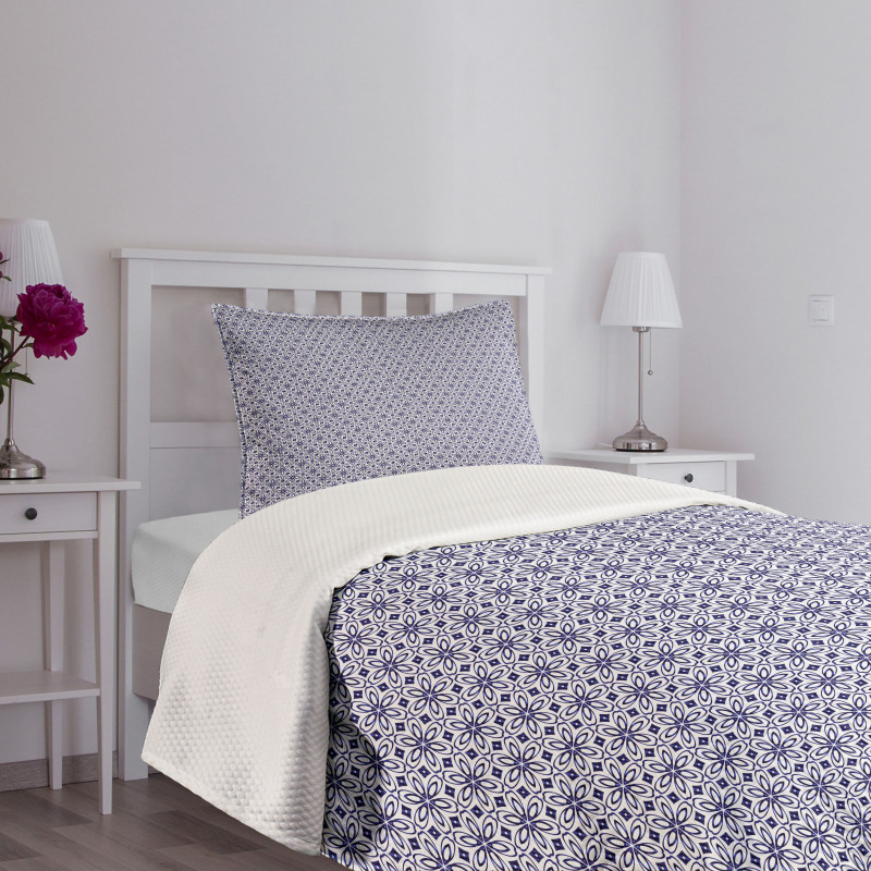 Abstract Repetitive Flowers Bedspread Set