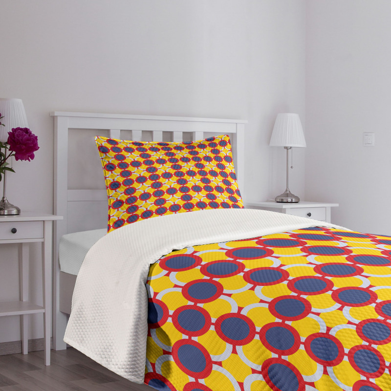 Overlapping Vivid Rounds Bedspread Set