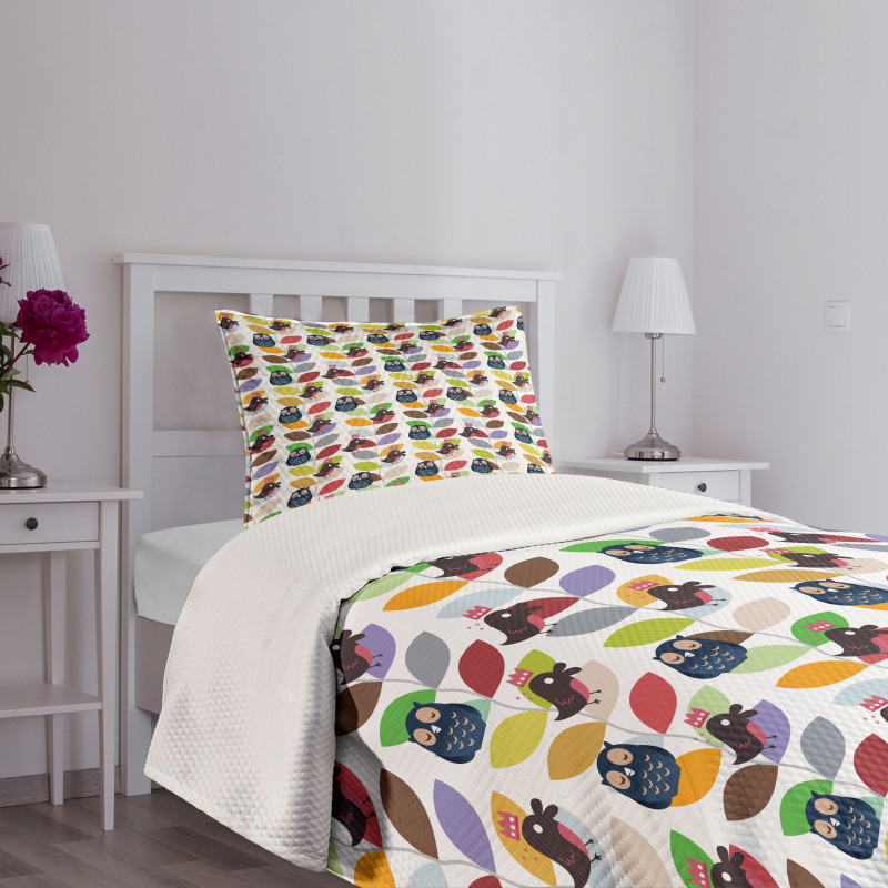 Abstract Vivid Birds Bedspread Set