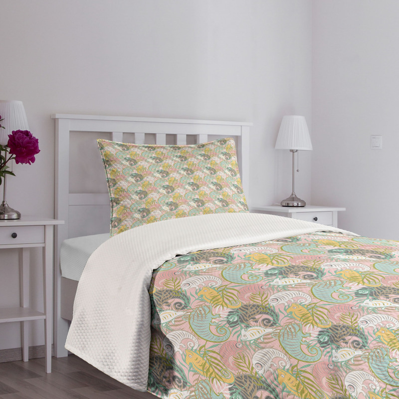 Abstract Chameleons Bedspread Set